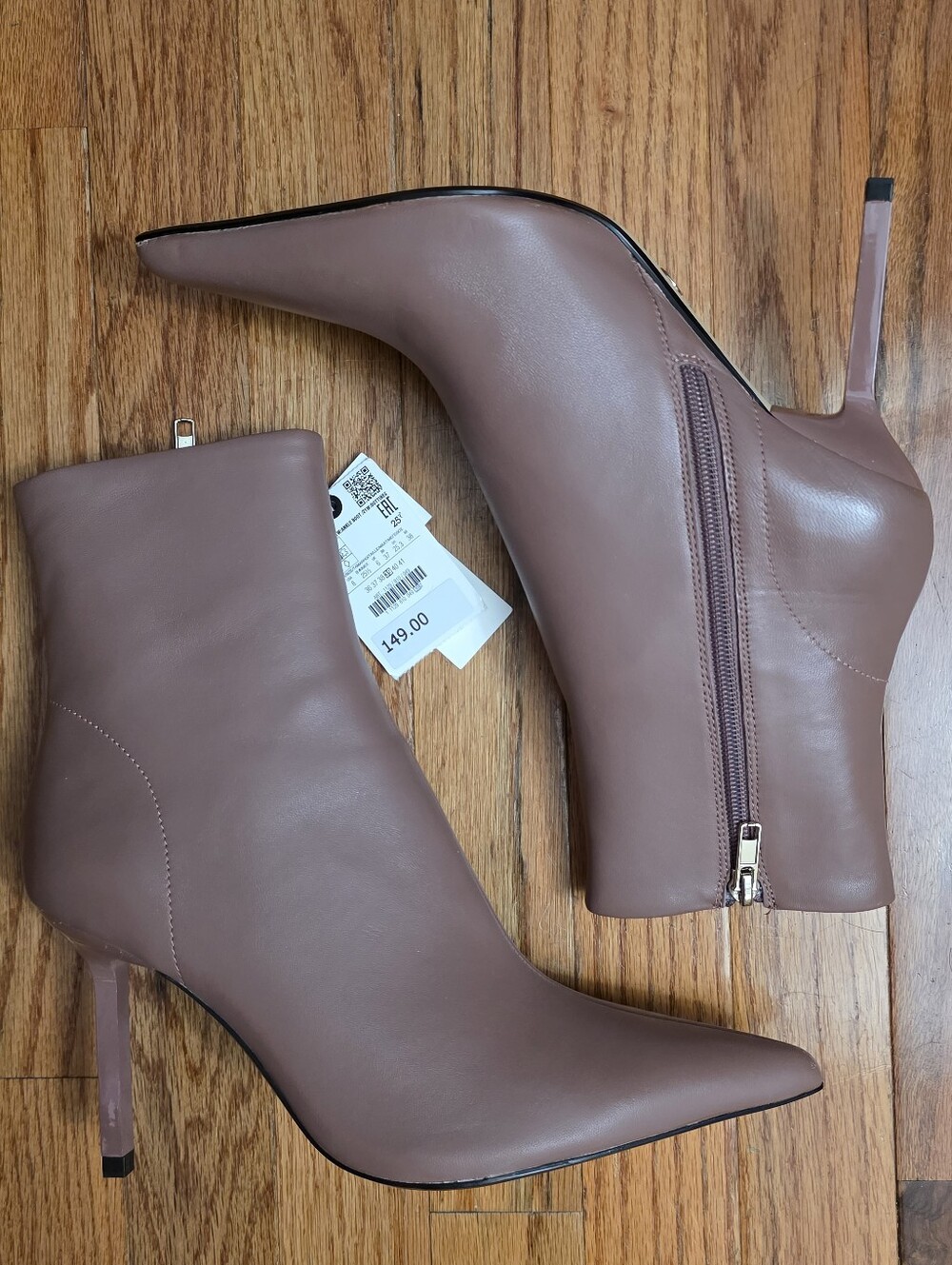 New In Box Zara Leather Women's Pointed Toe Ankle Boot in Mauve Size 8